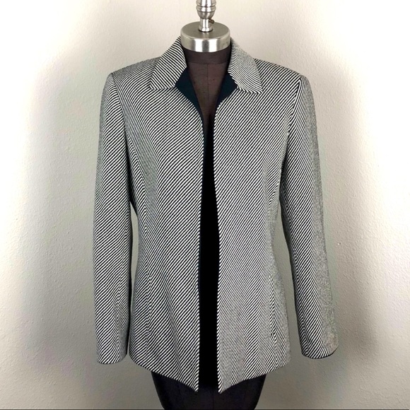 TAHARI Black & White Diagonal Stripe Wool Blend open front Blazer w Black Collar - Picture 1 of 9